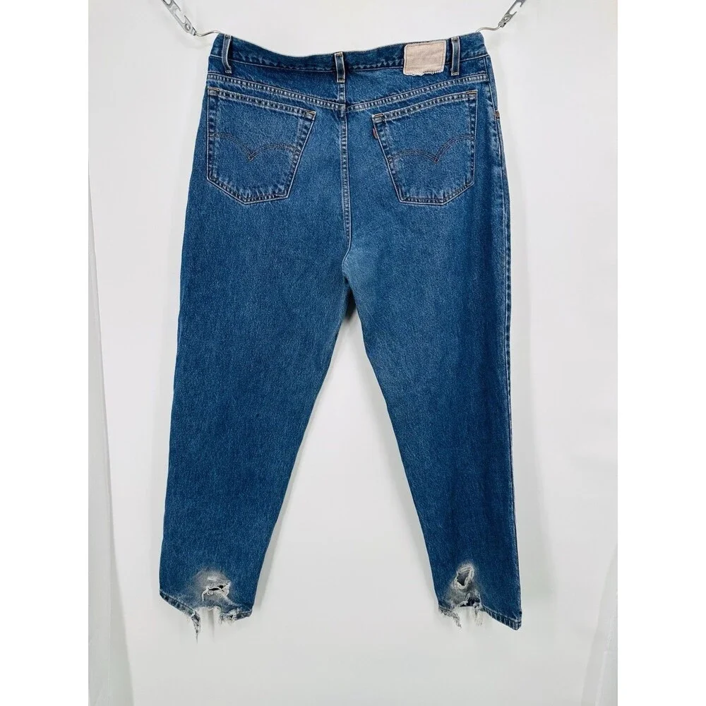 Levis levis 977